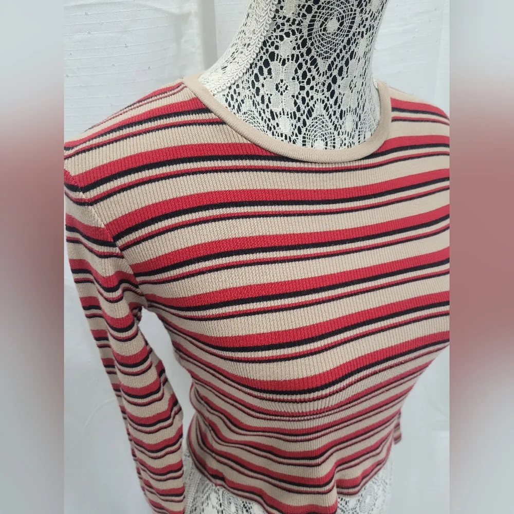 Brandy Melville Santana Red Long Sleeve Top Size Small - Picture 3 of 9
